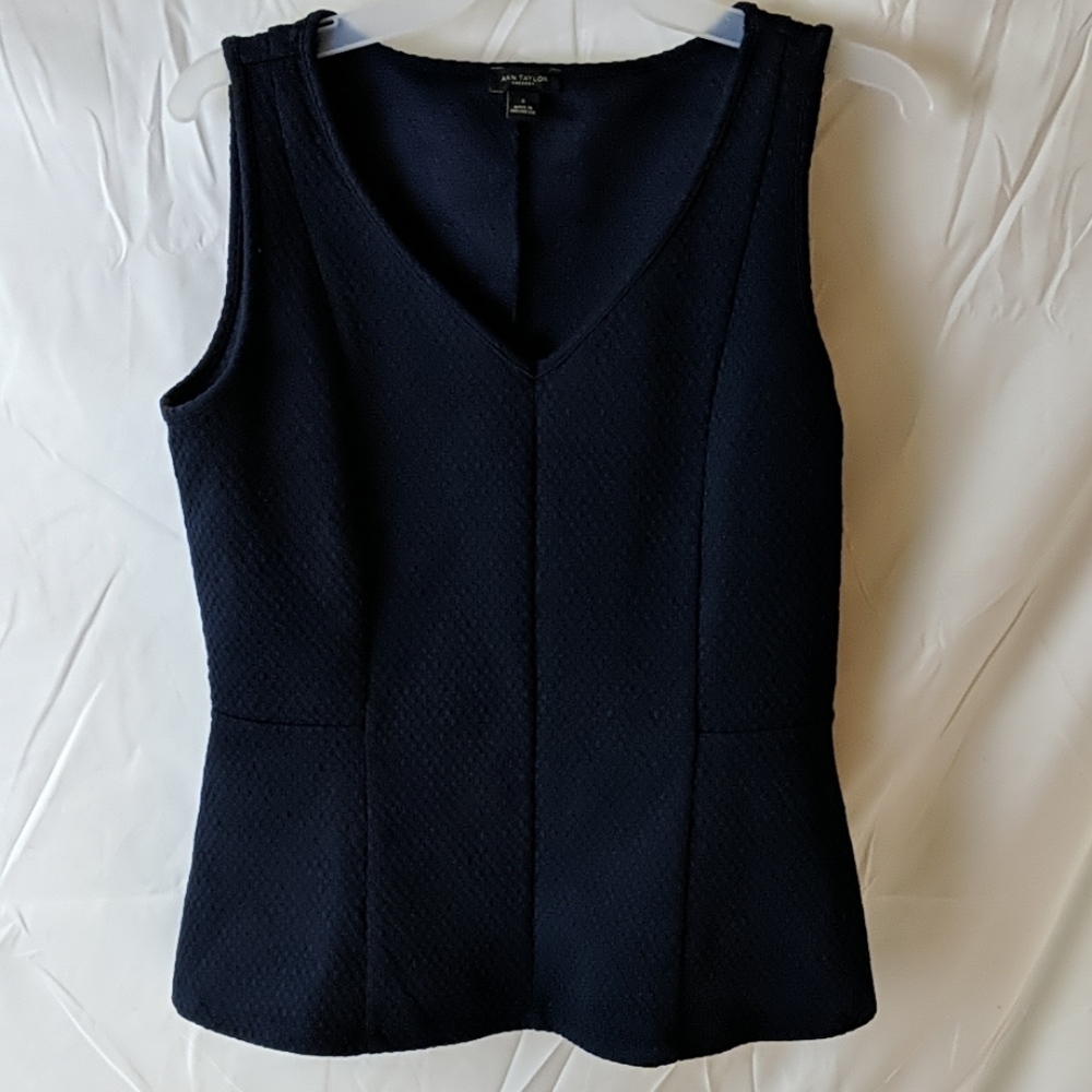Ann Taylor blue sleeveless shirt size small